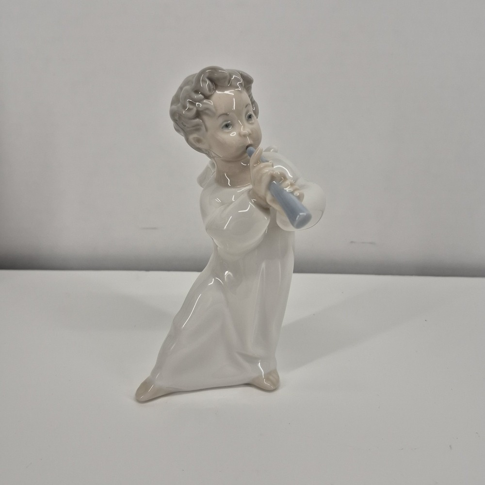 LLADRO 4540 Angel With Flute Porcelain Retired Figure 6.25" Tall